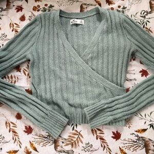 Hollister Women's Soft Green V-Neck Sweater